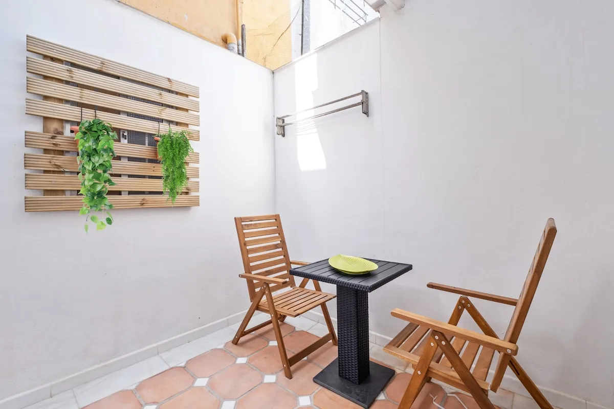 Apartamento playa con patio - foto 1