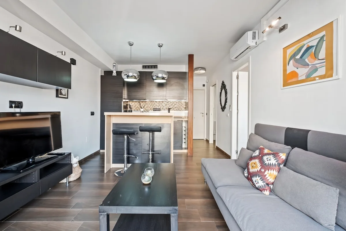 Moderno apartamento junto a la playa de La Malagueta - foto 1